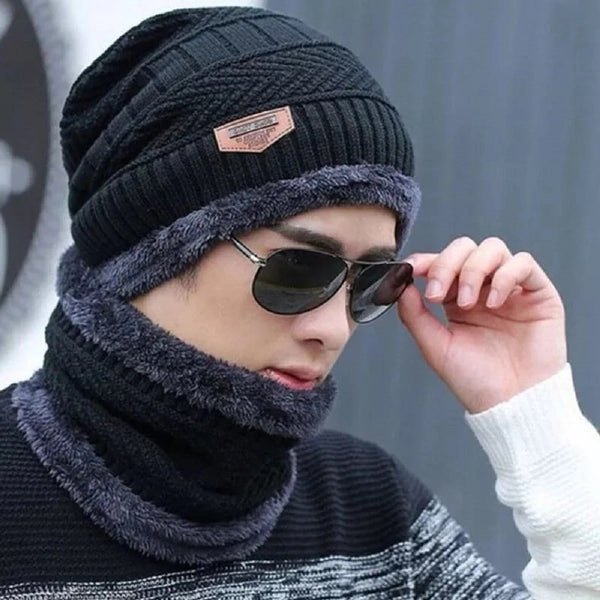 Kit Inverno Completo: Gorro Térmico com Cachecol e Luvas Pretas - FrostSet [ENFRENTE O FRIO COM ESTILO E CONFORTO]